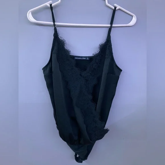 Abercrombie & Fitch Black Stain Floral Lace Sleeveless Bodysuit - Picture 4 of 10